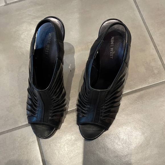 Shoes - Picture 1 of 4